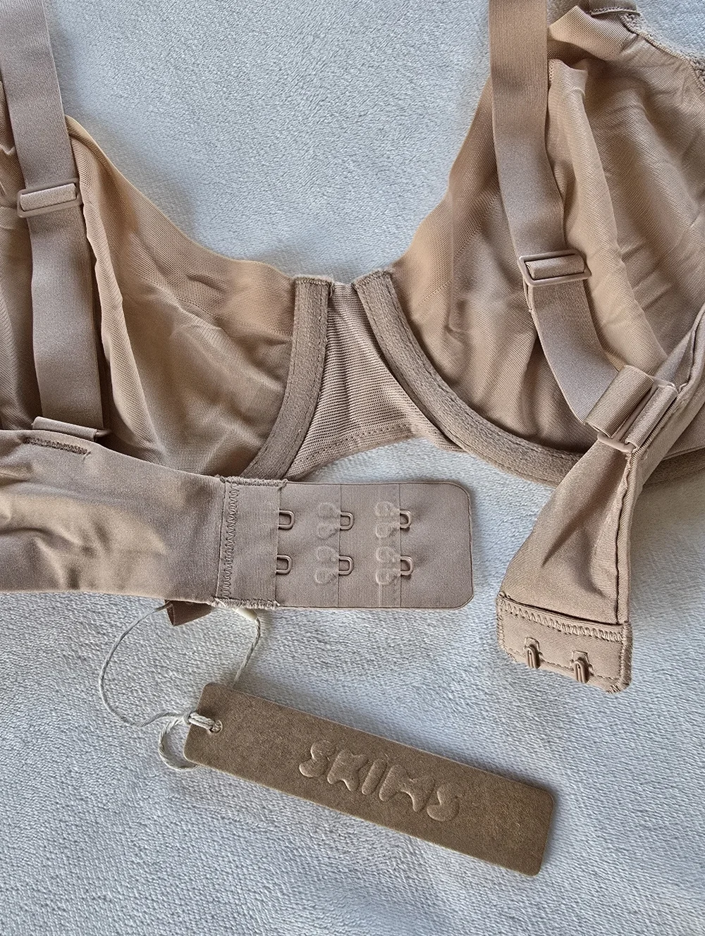 SKIMS▪️No Show Molded Unlined Demi Bra in Clay - Picture 6 of 8